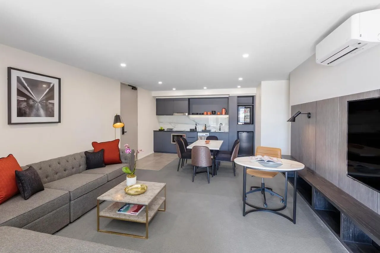 Deco Hotel Camberra 4*,  Australia