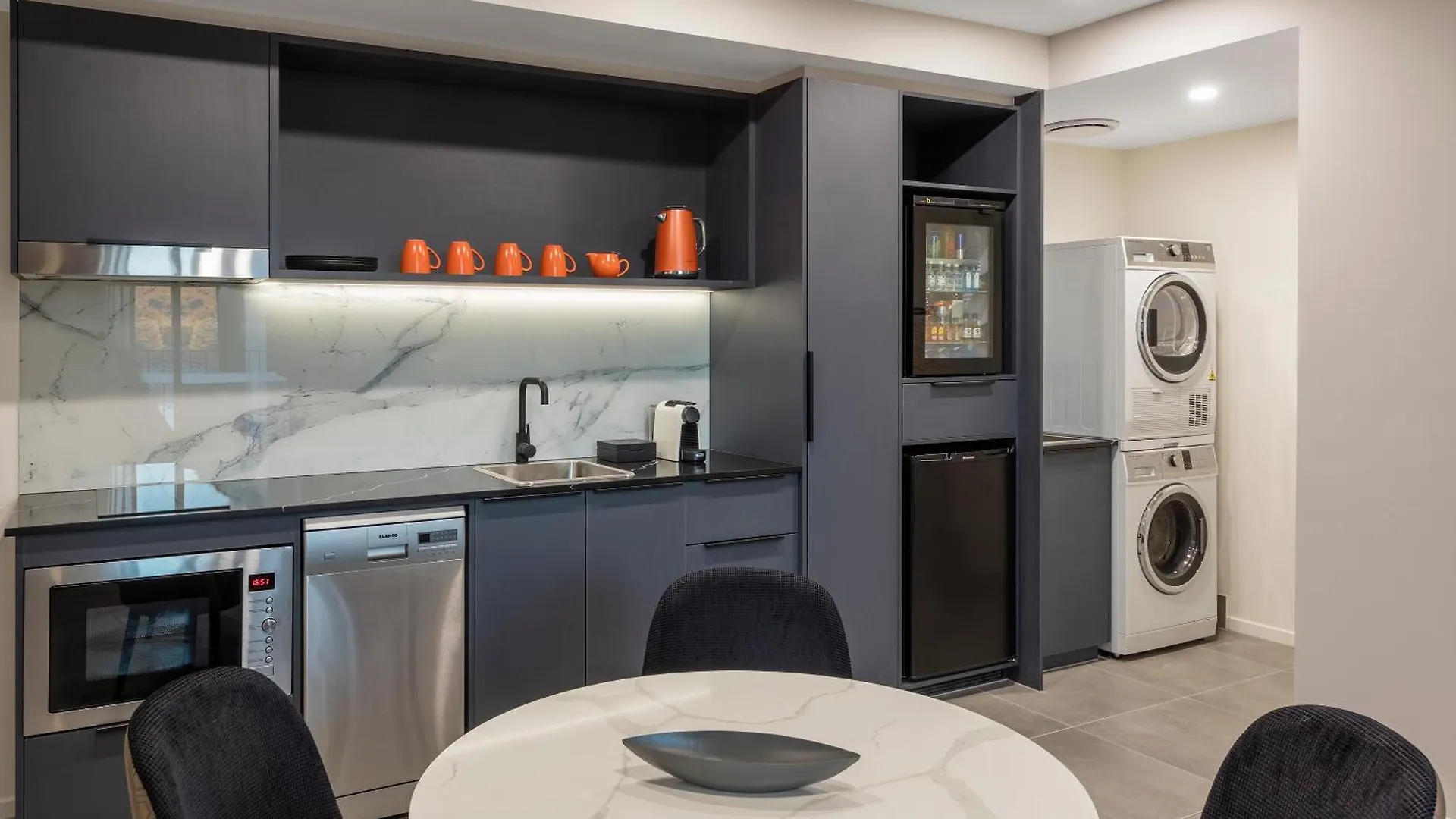 Deco Hotel Canberra